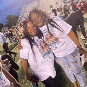 Meet your Posher, Kendra